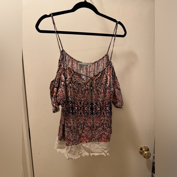 Cold shoulder top size xl - Picture 1 of 11